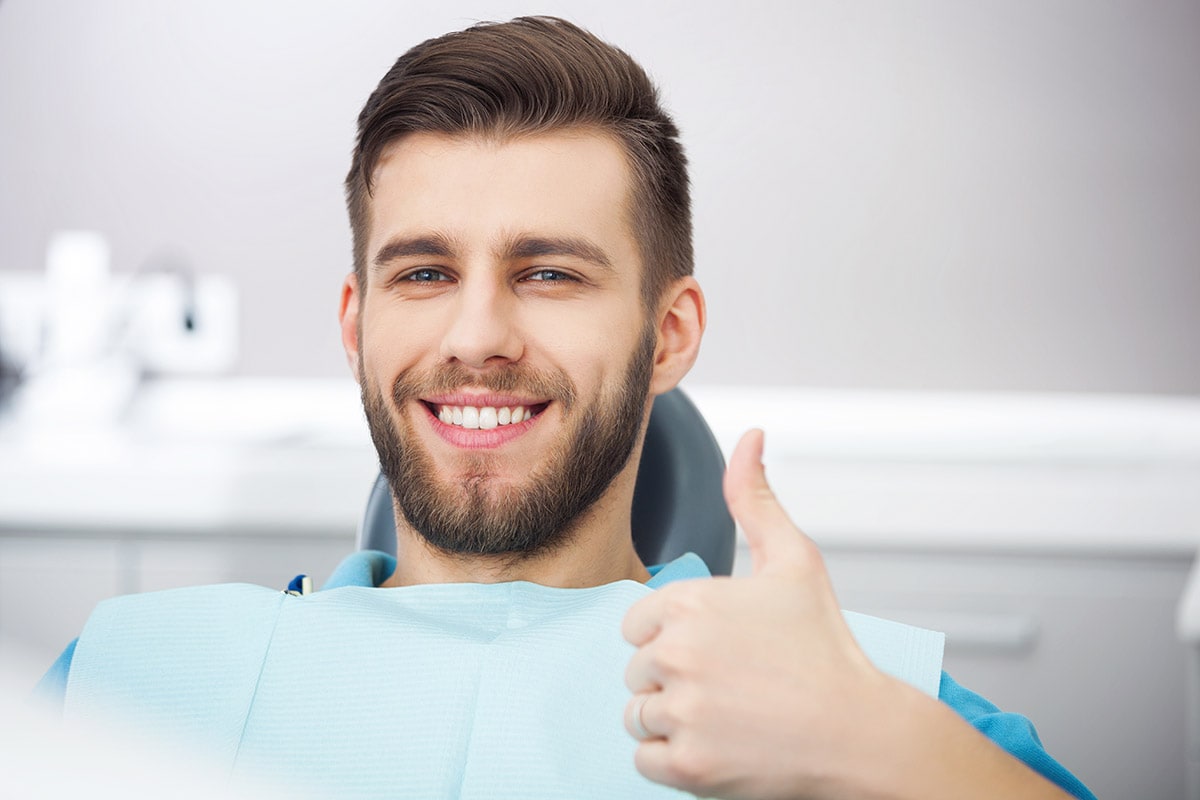 Apparecchio ai denti ortodonzia Apparecchio ai denti ortodonzia