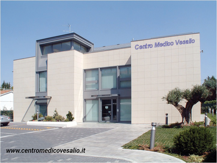 Chiama Cliniche Vesalio